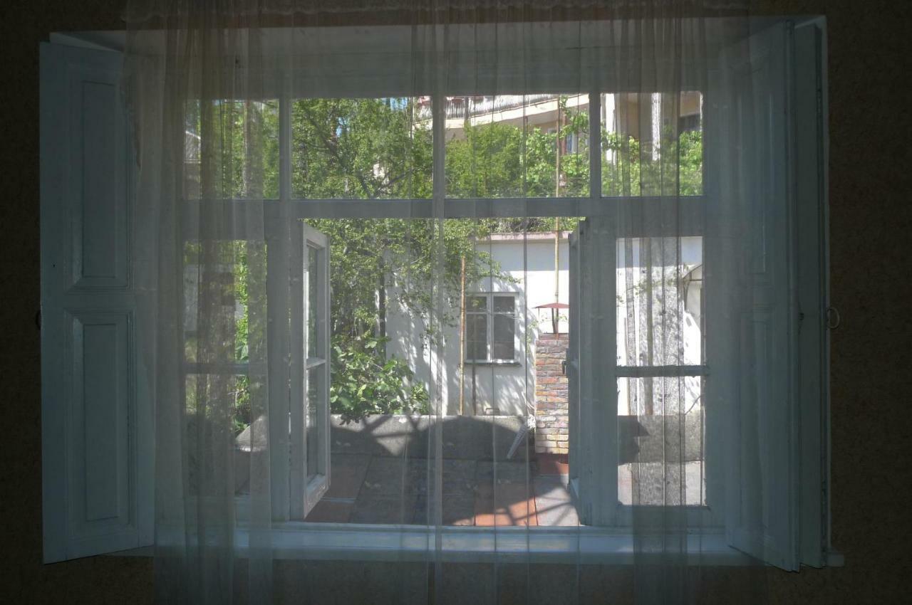 Old Town Guesthouse Sochumi Exterior foto