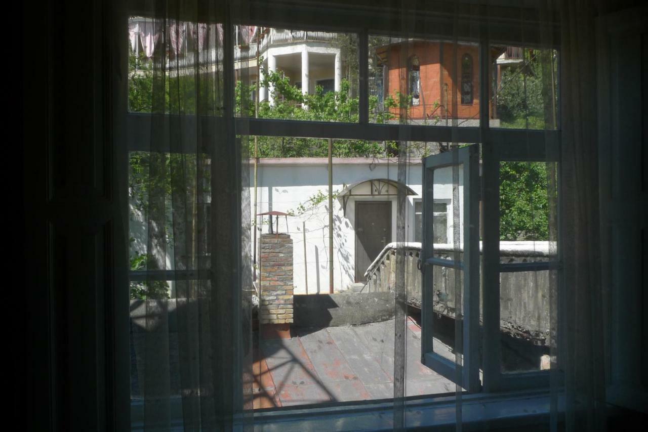 Old Town Guesthouse Sochumi Exterior foto