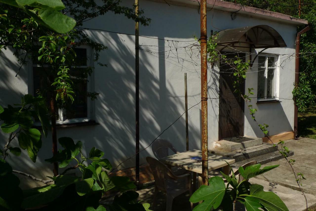 Old Town Guesthouse Sochumi Exterior foto