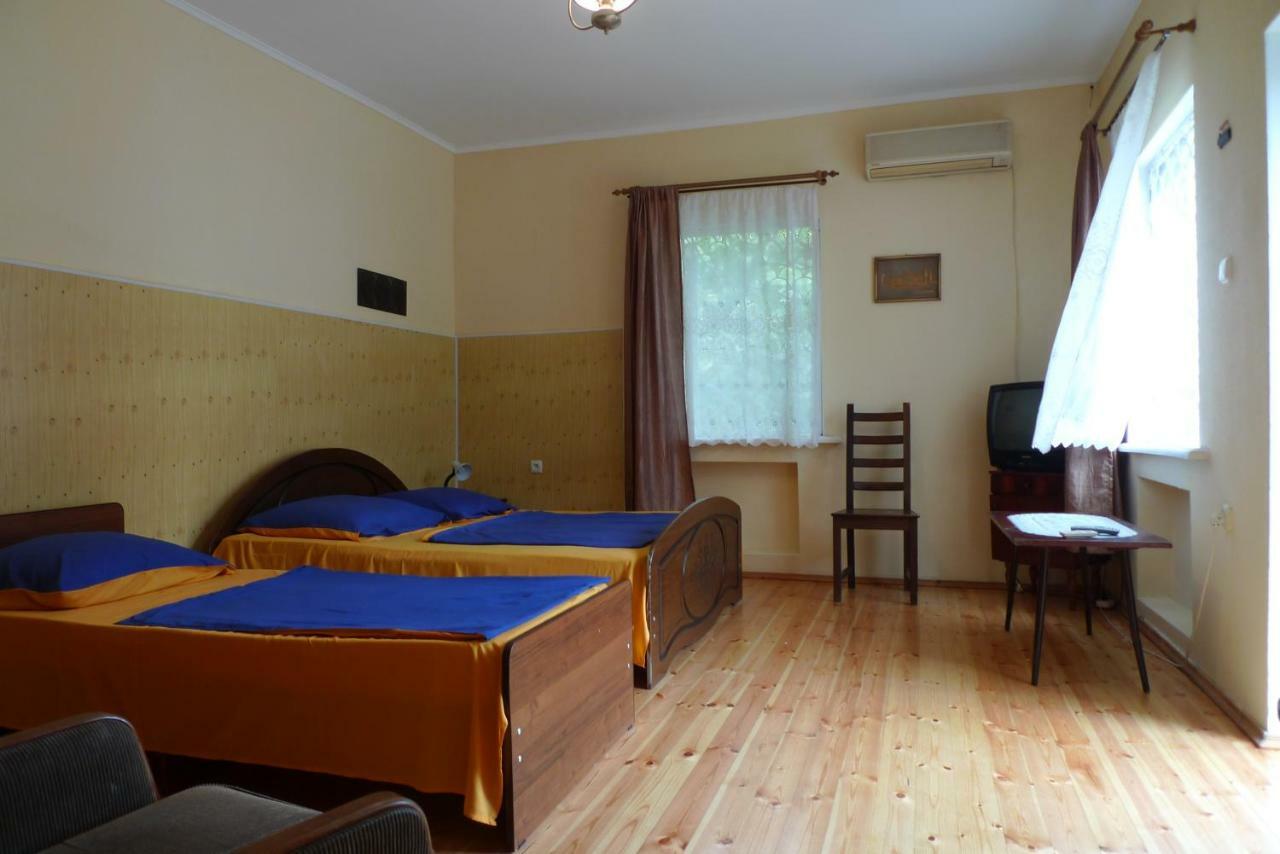 Old Town Guesthouse Sochumi Exterior foto